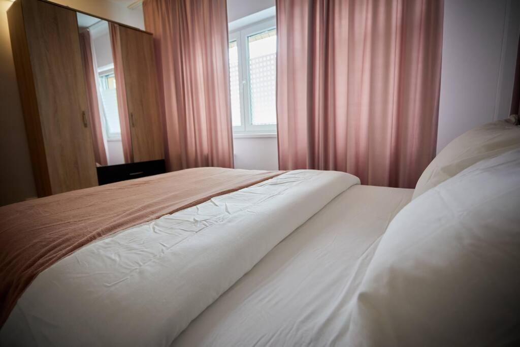 Queen Apartment Athenee Bukurešť Exteriér fotografie